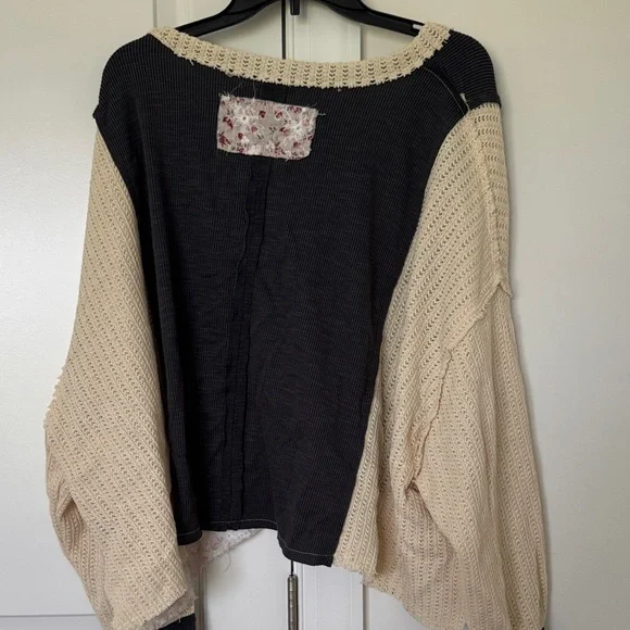 POL Cream and Black Knit Sweater - Picture 3 of 3